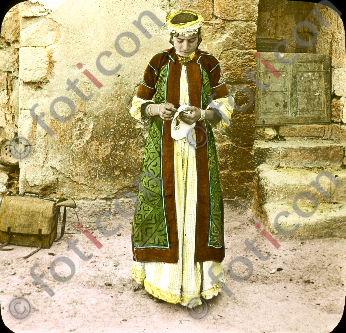 Frau aus Nazareth | Woman from Nazareth - Foto foticon-simon-129-013.jpg | foticon.de - Bilddatenbank für Motive aus Geschichte und Kultur